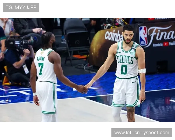 塔图姆晒训练照，备战凯尔特人进攻核心回归